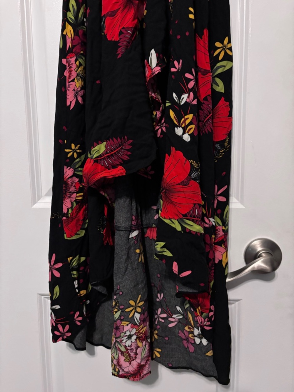 KorMei Black Floral Wrap Dress with Red & Pink Blooms Size Medium - Picture 7 of 8